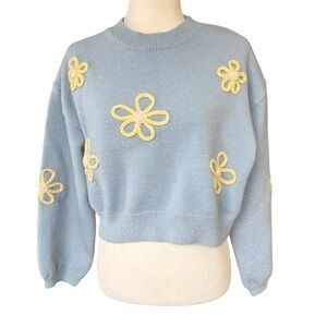Essential Flair Light Blue Daisy Appliqué Cropped Sweater Size Medium Grannycore